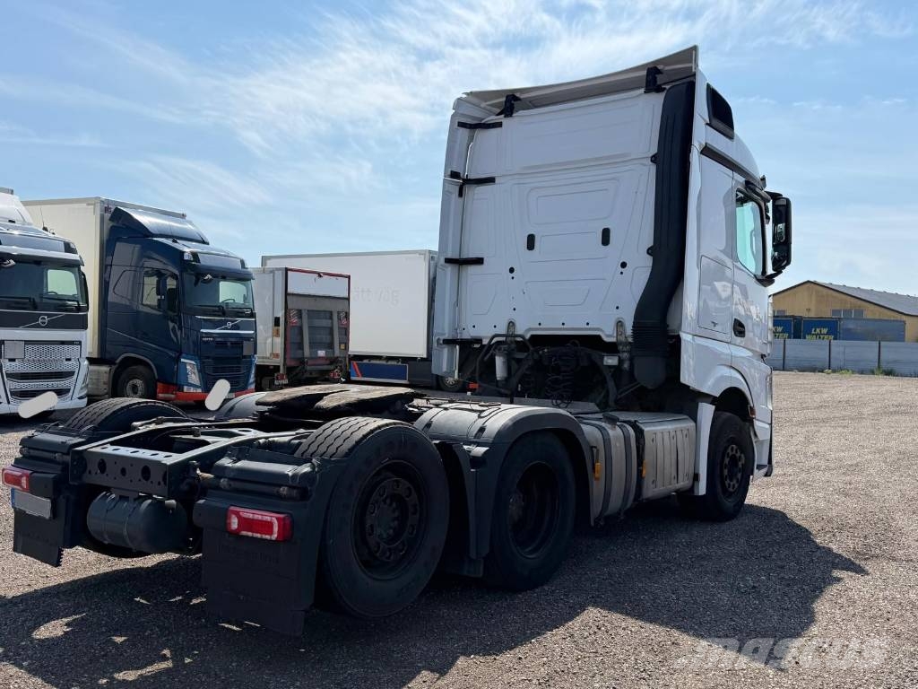 Mercedes-Benz ACTROS 2551 Serie 2252 中古トラクターヘッド | トレーラーヘッド
