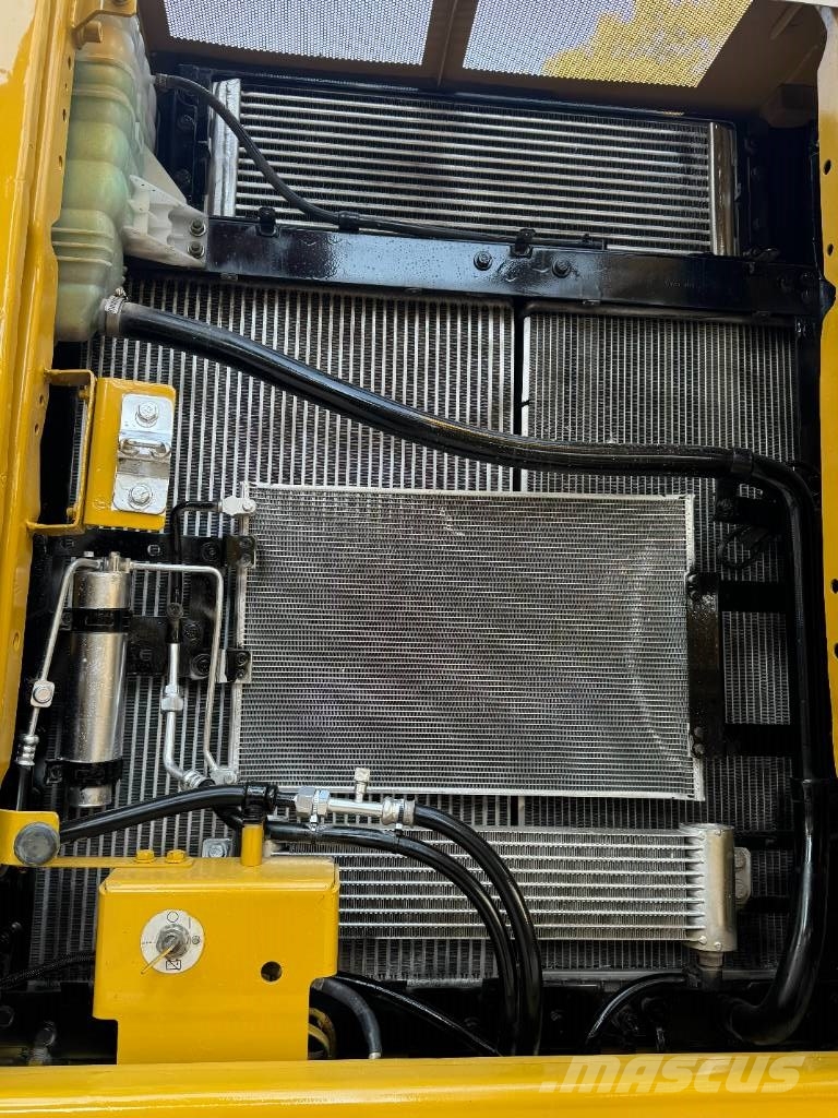 CAT CAT323 حفارات وسط 7 طن - 12 طن