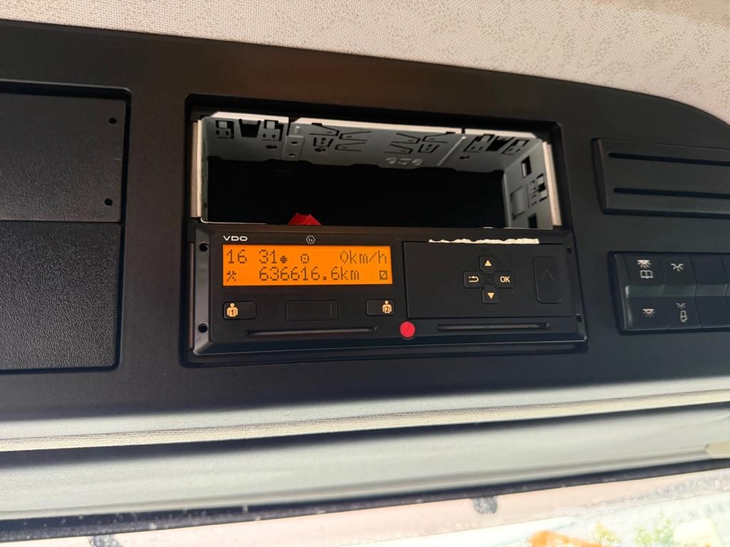Mercedes-Benz Antos 2640 6x2 Euro 6 – Schuifzeil – Schuifdak – B Kofferaufbau