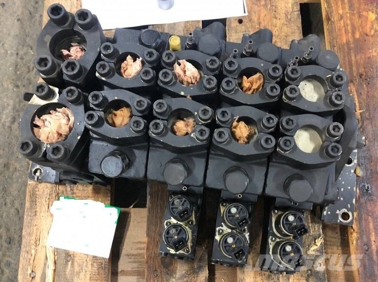 Volvo L 180 hydraulic distributor Hydraulique
