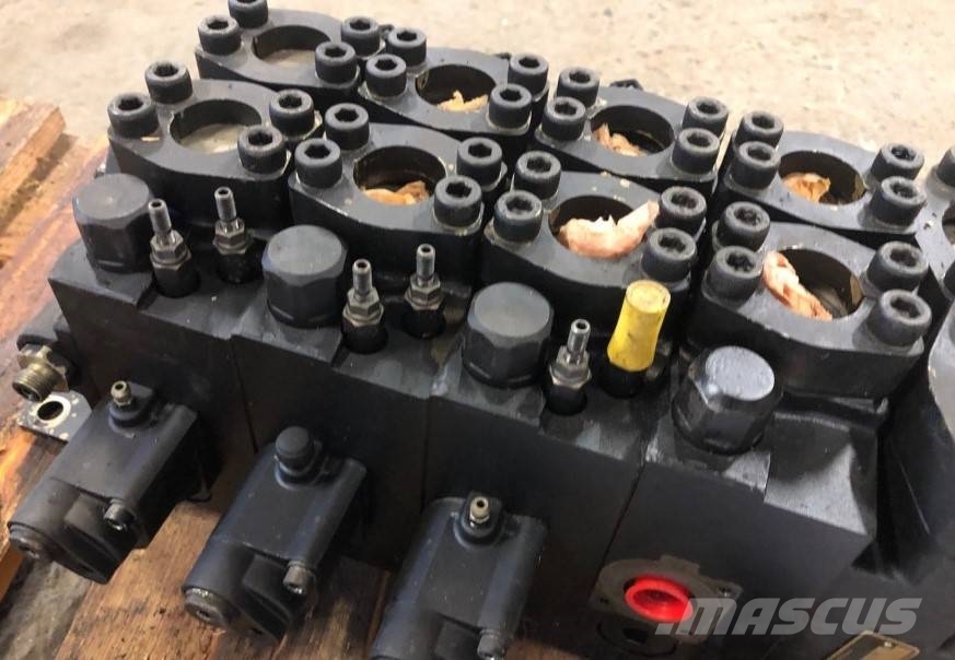Volvo L 180 hydraulic distributor Hydraulique