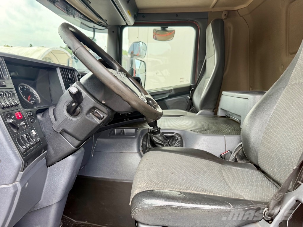 Scania P 450 6x2 E 6 mit DISAB DL 10 Vacturion Saug- und Druckwagen