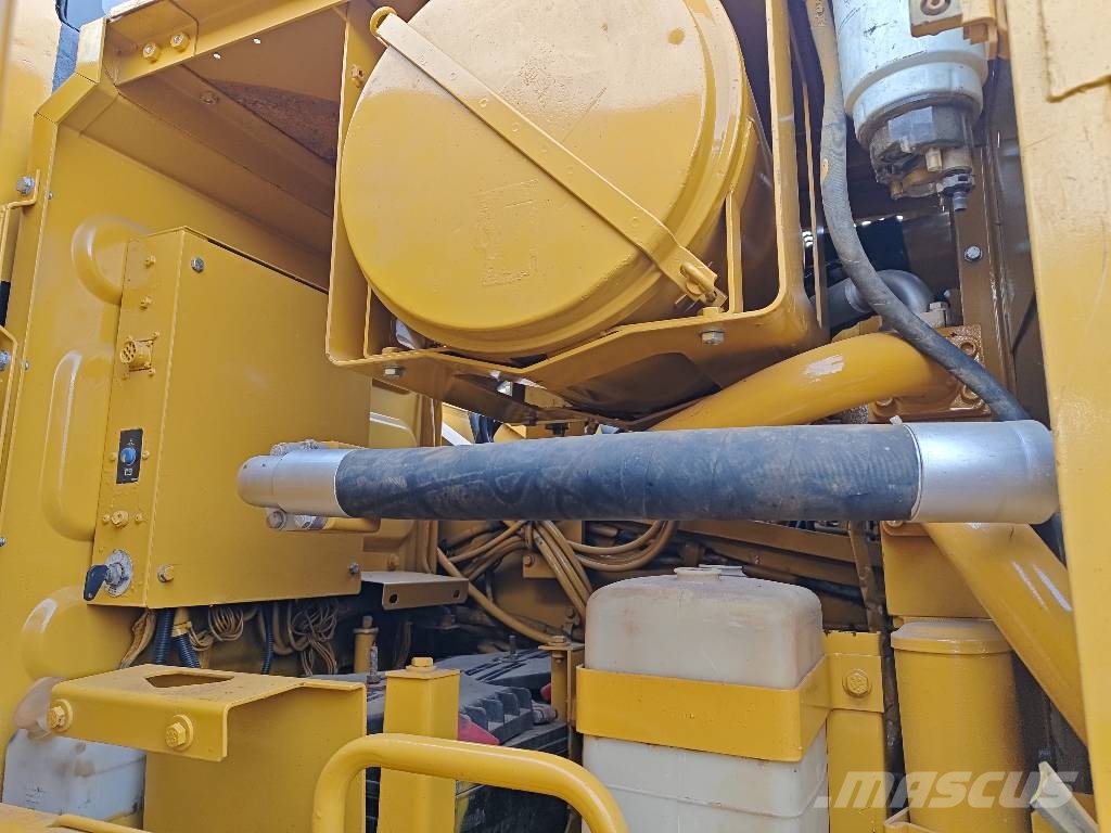 CAT 345BL Гусеничні екскаватори