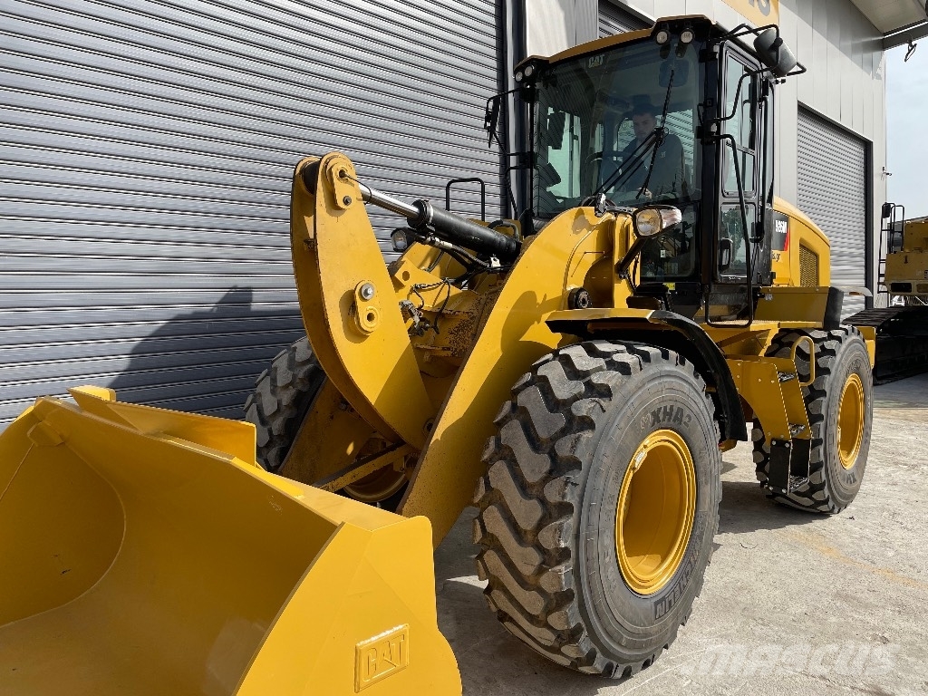 CAT 926M Колесни товарачи