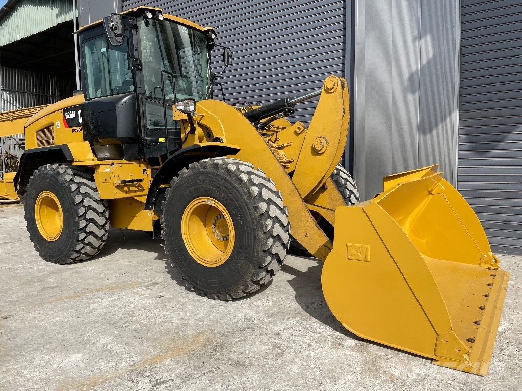 CAT 926M Колесни товарачи