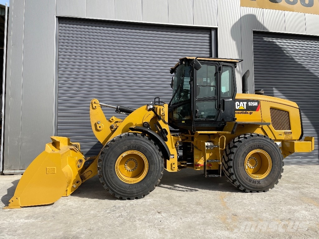 CAT 926M Колесни товарачи