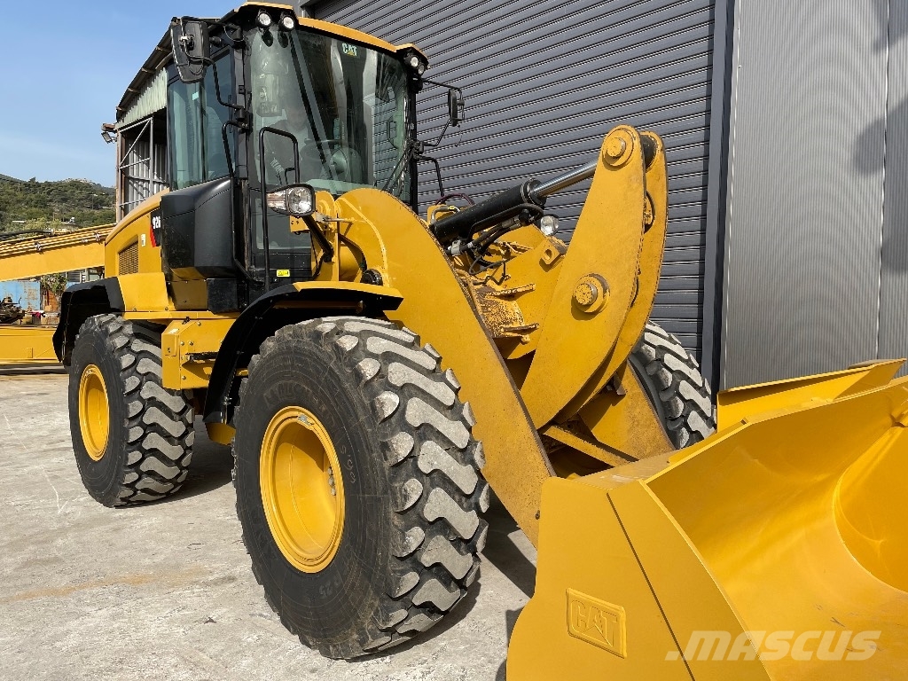 CAT 926M Колесни товарачи