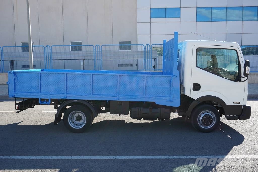 Nissan NT400 CARROCERIA ABIERTA Caminhões com cortinas laterais
