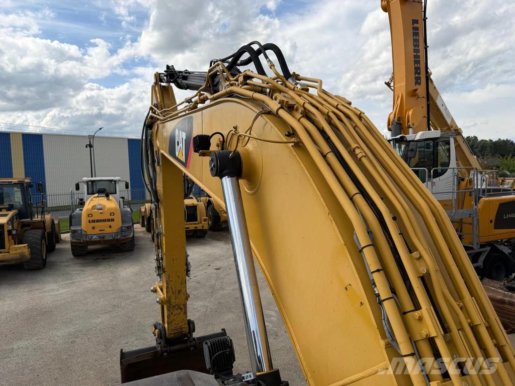 CAT 324 E . Excavadoras sobre orugas