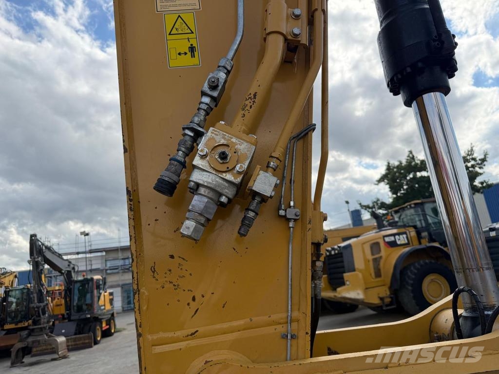 CAT 324 E . Excavadoras sobre orugas
