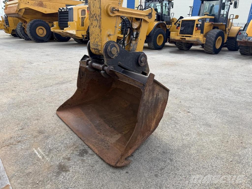 CAT 324 E . Excavadoras sobre orugas