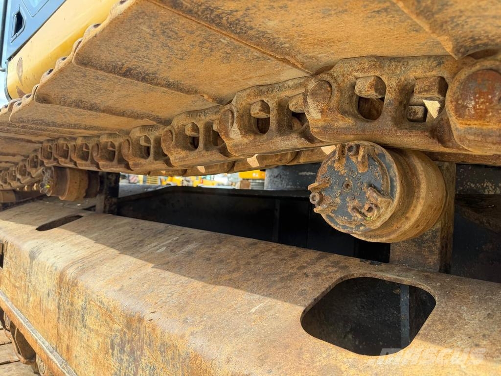 CAT 324 E . Excavadoras sobre orugas