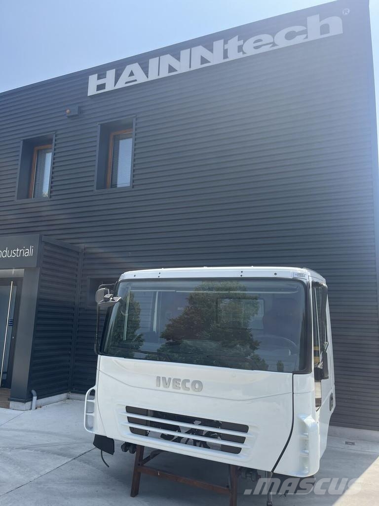 Iveco STRALIS TRAKKER - DAY CAB - EURO 3 Kabiny a interiér