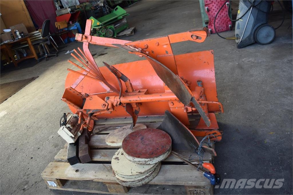 Holder E 1400 *Einachsschlepper mit Schneeschild* 曳引機