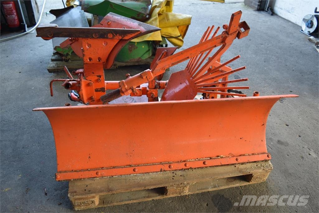 Holder E 1400 *Einachsschlepper mit Schneeschild* 曳引機