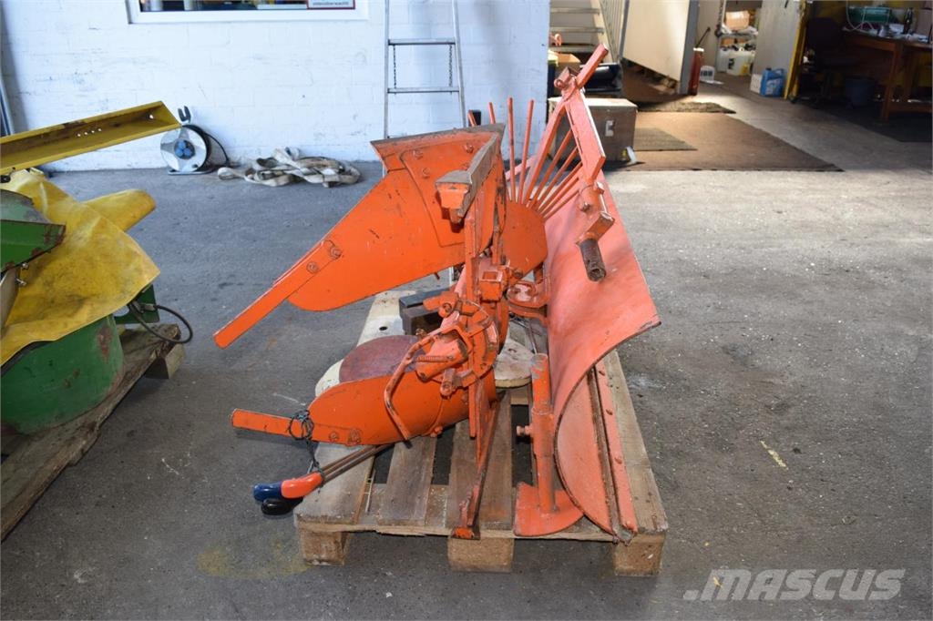 Holder E 1400 *Einachsschlepper mit Schneeschild* 曳引機