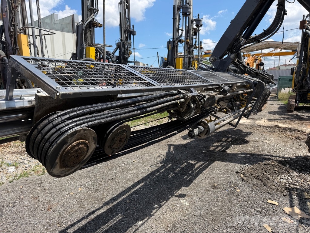 Atlas Copco Flexiroc T 40 Surface drill rigs