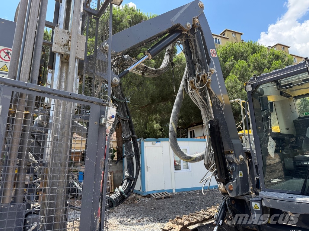 Atlas Copco Flexiroc T 40 Surface drill rigs