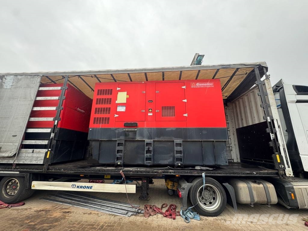 Doosan 2x 400 KVA Stromaggregat Doosan Notstromaggregat 柴油發電機