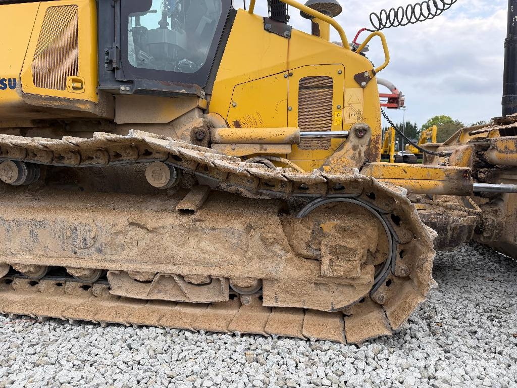 Komatsu D 51 PX-22 Гусеничные бульдозеры