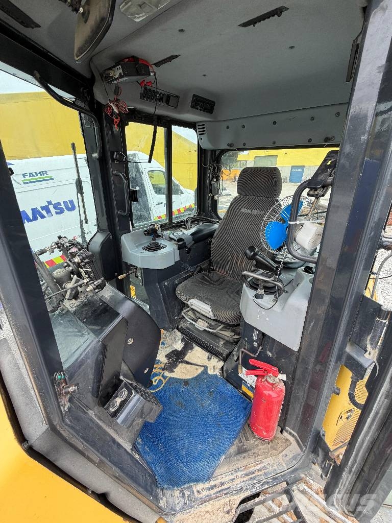 Komatsu D 51 PX-22 Гусеничные бульдозеры