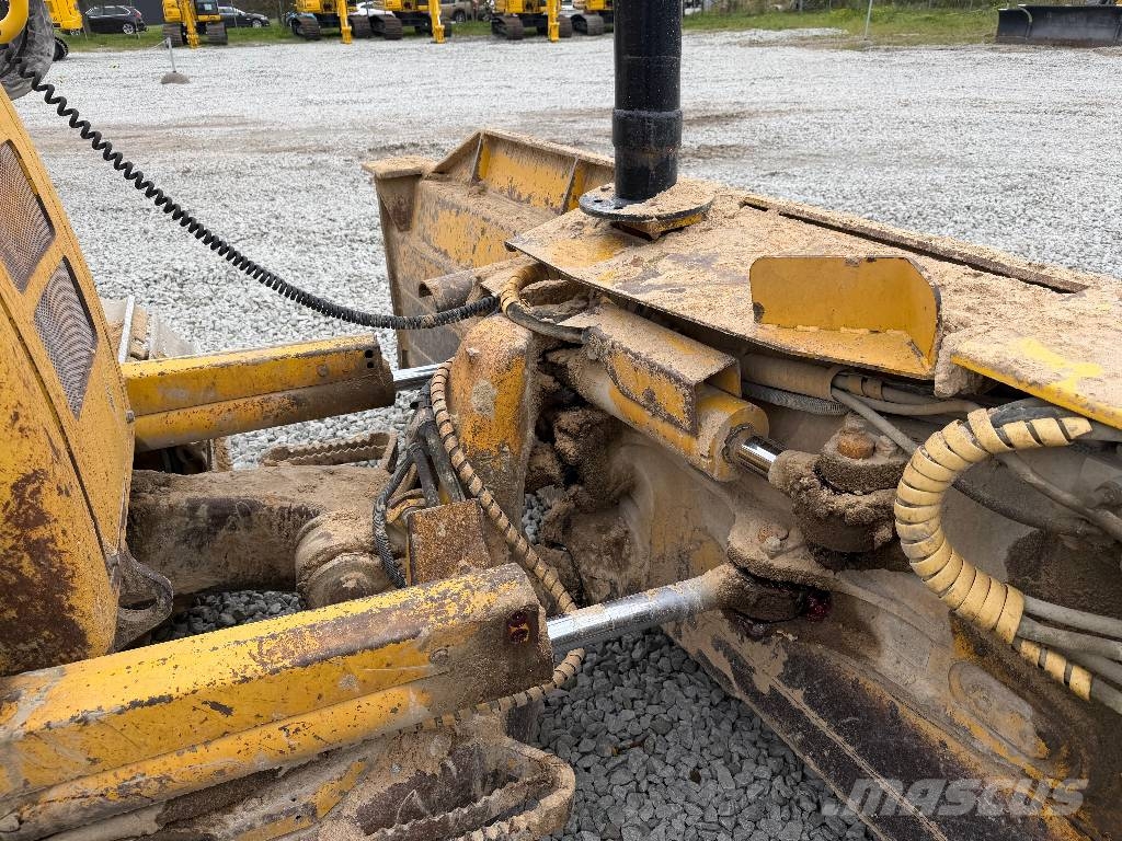 Komatsu D 51 PX-22 Гусеничные бульдозеры