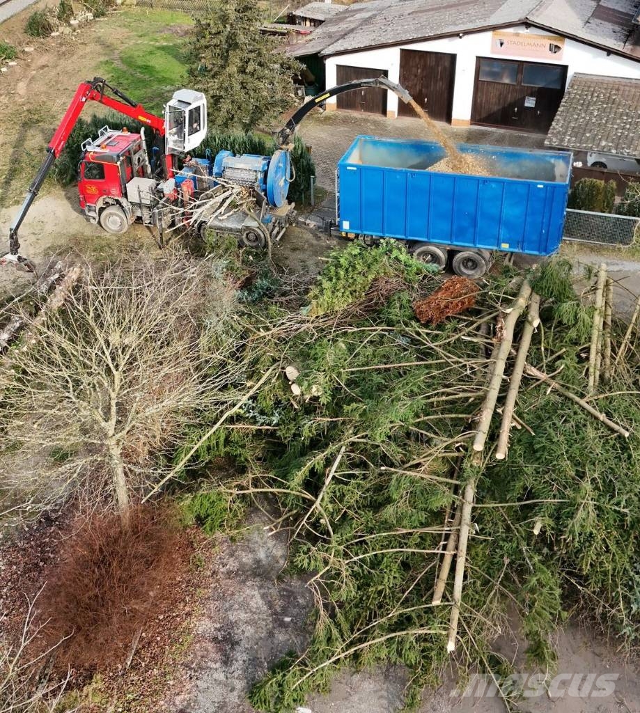 Wüst Hacker auf Volvo FMX 6x6 KPC-12 gebraucht, max. Holzdurchm. 70cm Koksnes šķeldotāji