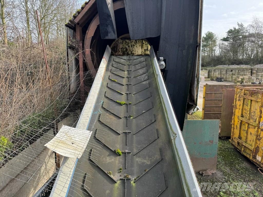 Morbark 1500 V Hammer Mill Młyny śrutujące