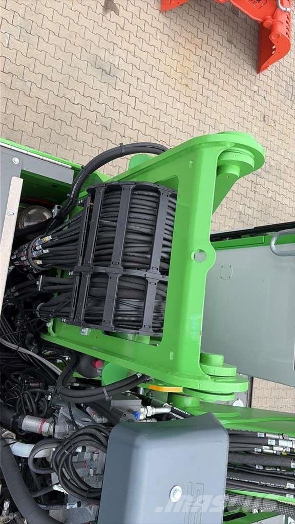 Sennebogen 718 Sennebogen 718 حفارات خاصة