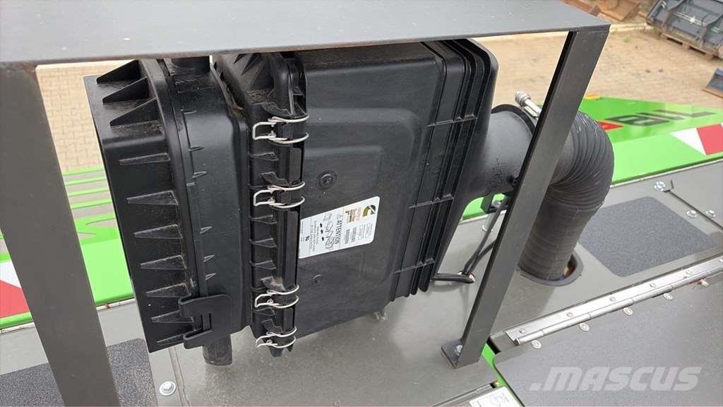 Sennebogen 718 Sennebogen 718 حفارات خاصة