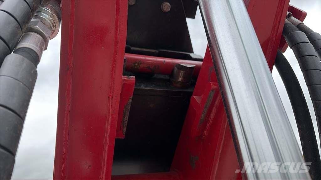 Sennebogen 718 Sennebogen 718 حفارات خاصة