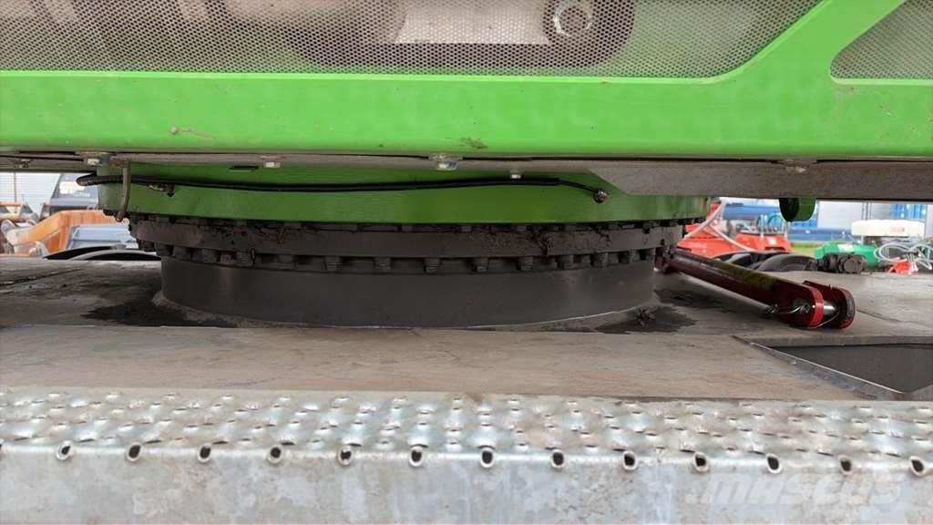 Sennebogen 718 Sennebogen 718 حفارات خاصة