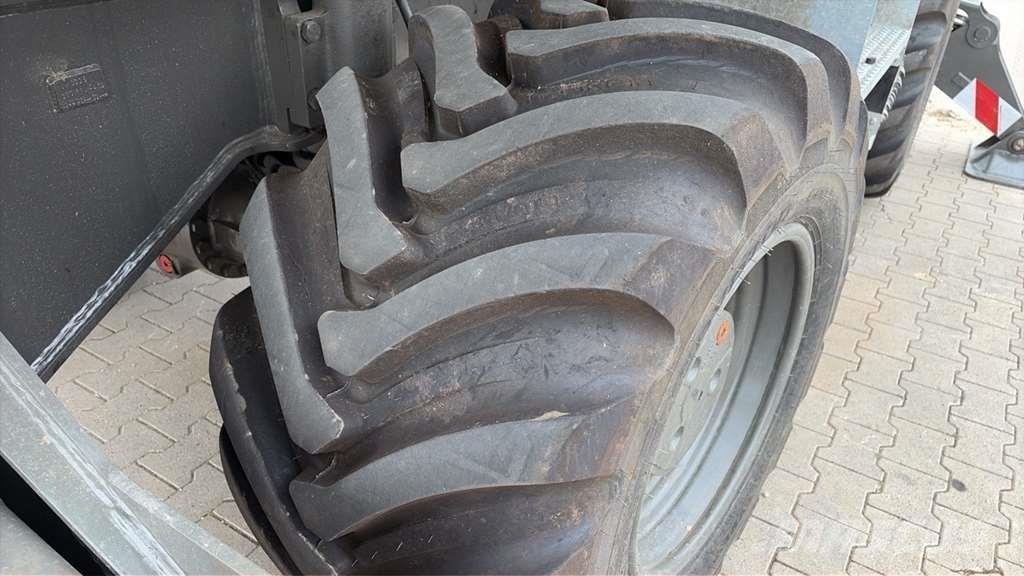 Sennebogen 718 Sennebogen 718 حفارات خاصة