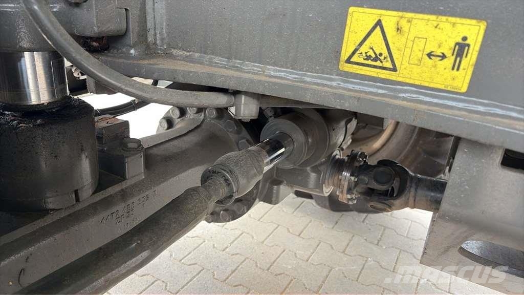 Sennebogen 718 Sennebogen 718 حفارات خاصة
