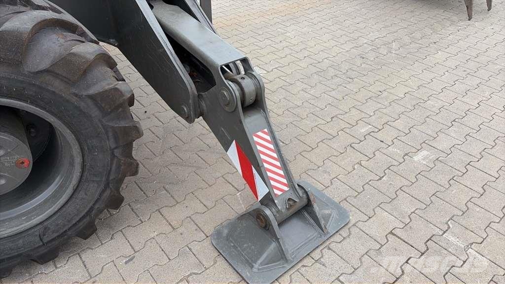 Sennebogen 718 Sennebogen 718 حفارات خاصة