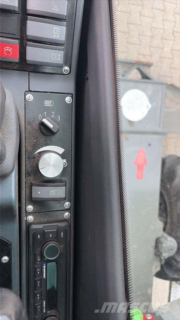 Sennebogen 718 Sennebogen 718 حفارات خاصة