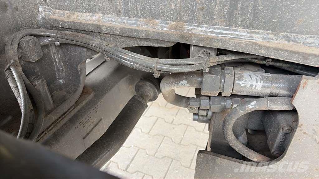 Sennebogen 718 Sennebogen 718 حفارات خاصة
