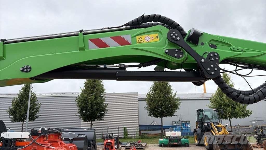 Sennebogen 718 Sennebogen 718 حفارات خاصة