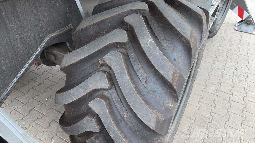 Sennebogen 718 Sennebogen 718 حفارات خاصة