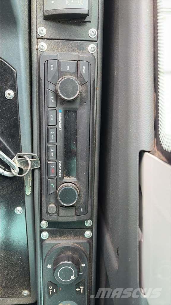 Sennebogen 718 Sennebogen 718 حفارات خاصة