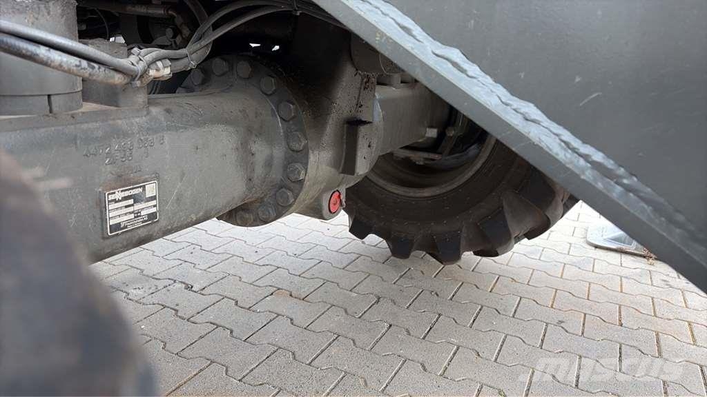 Sennebogen 718 Sennebogen 718 حفارات خاصة