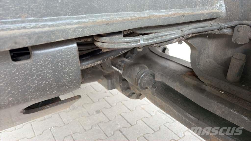 Sennebogen 718 Sennebogen 718 حفارات خاصة
