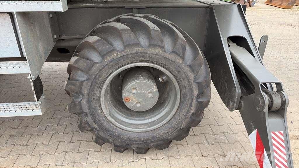 Sennebogen 718 Sennebogen 718 حفارات خاصة