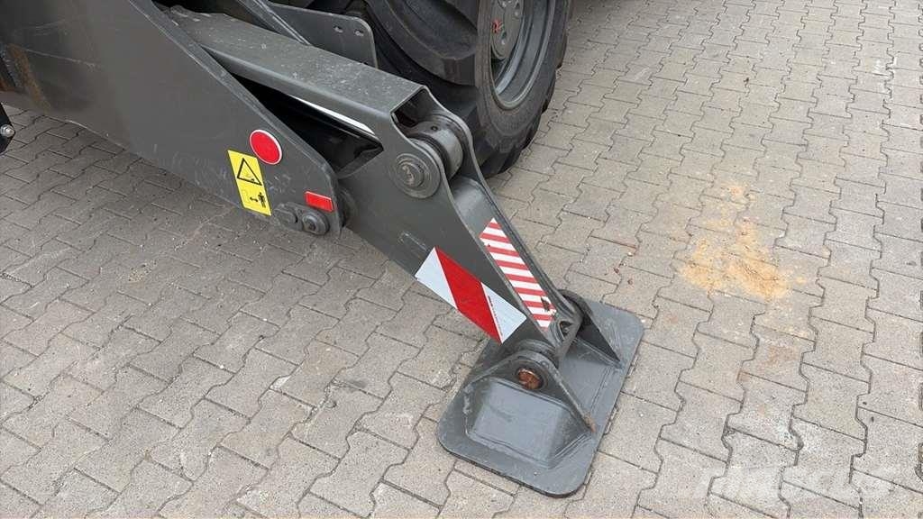 Sennebogen 718 Sennebogen 718 حفارات خاصة