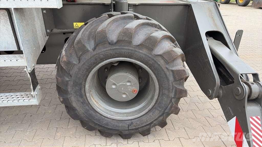 Sennebogen 718 Sennebogen 718 حفارات خاصة