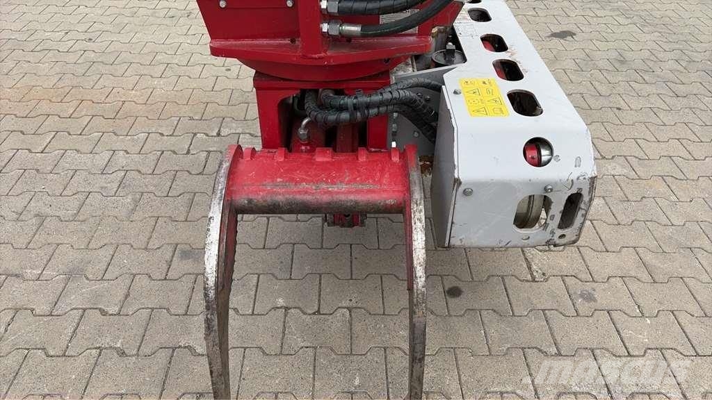 Sennebogen 718 Sennebogen 718 حفارات خاصة