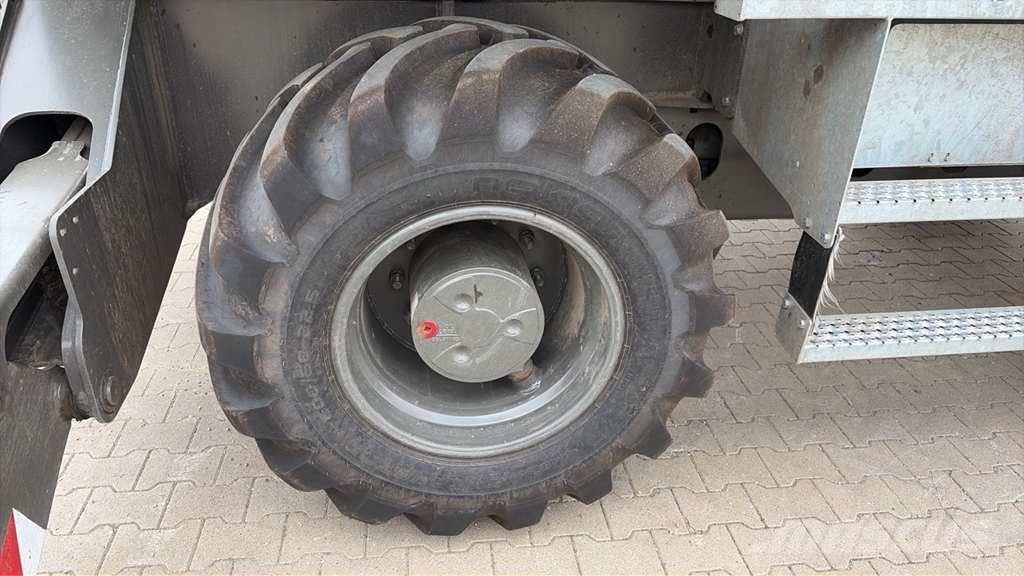Sennebogen 718 Sennebogen 718 حفارات خاصة