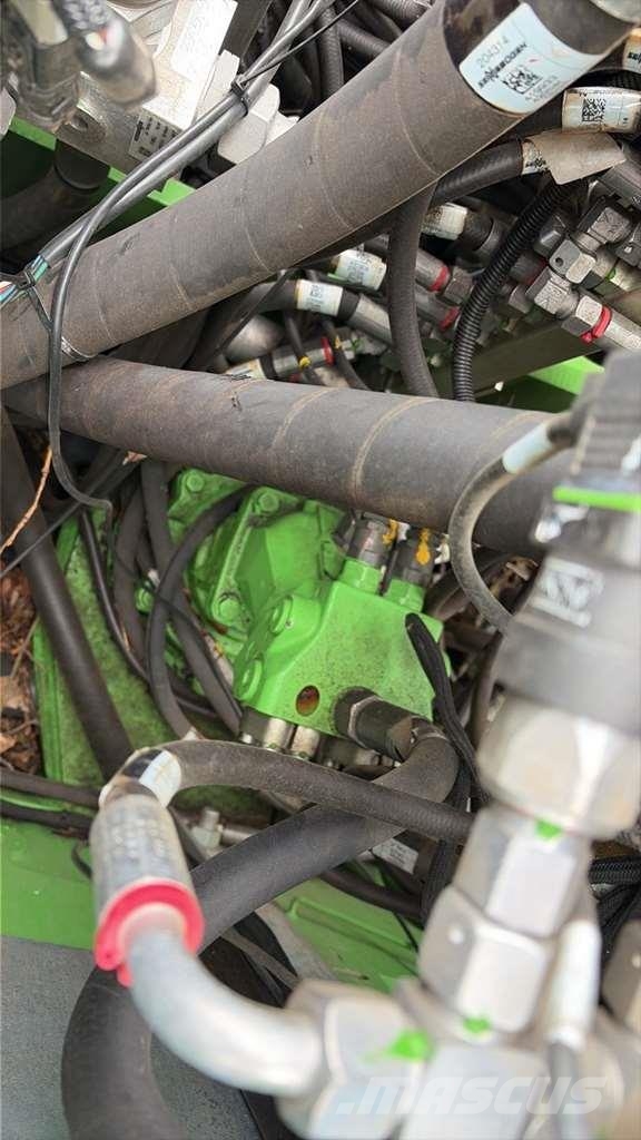Sennebogen 718 Sennebogen 718 حفارات خاصة