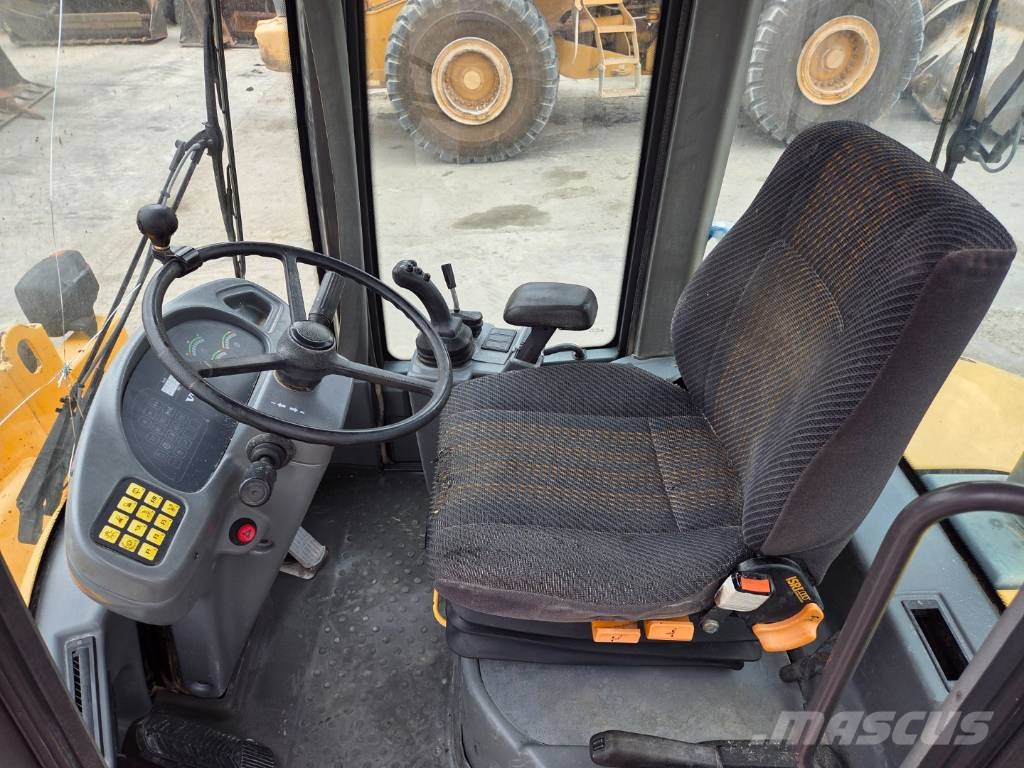 Volvo L 30 B 휠로우더