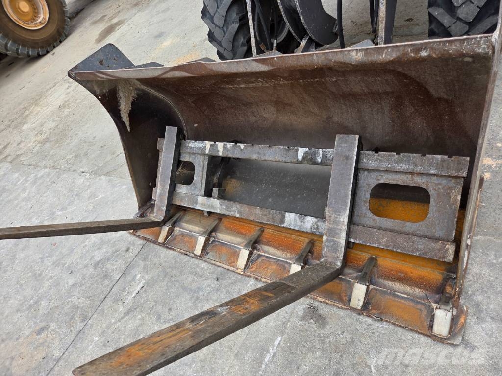 Volvo L 30 B 휠로우더